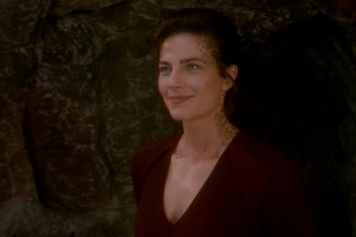 Terry Farrell Confirms Jadzia Dax Was Pansexual on 'DS9' .