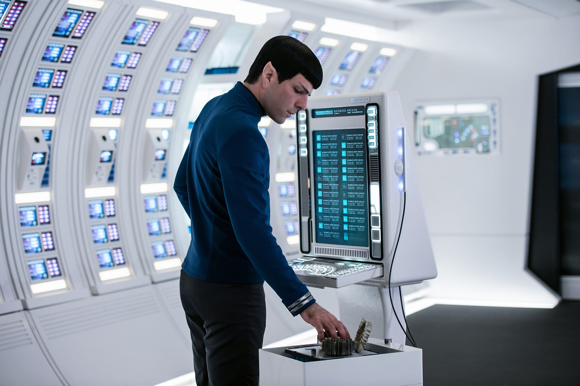 Amazing Star Trek melody takes fans through all the iconic themes